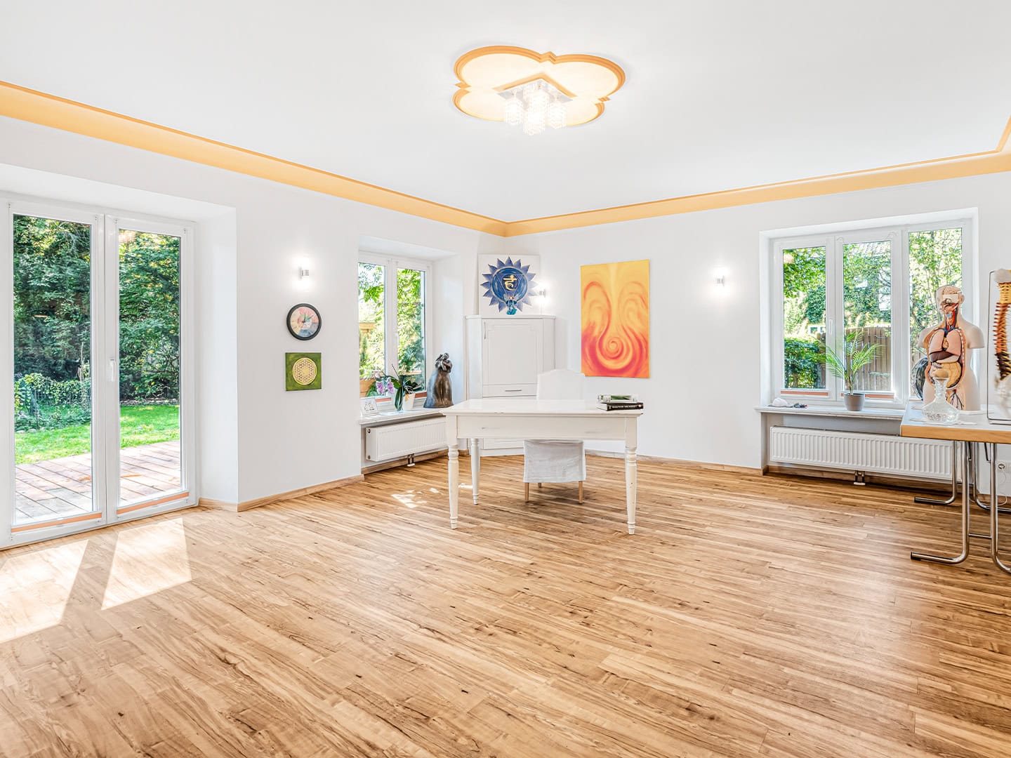 Landhaus Bad Reichenhall – Großzügiges und lichtdurchflutetes Besprechungszimmer