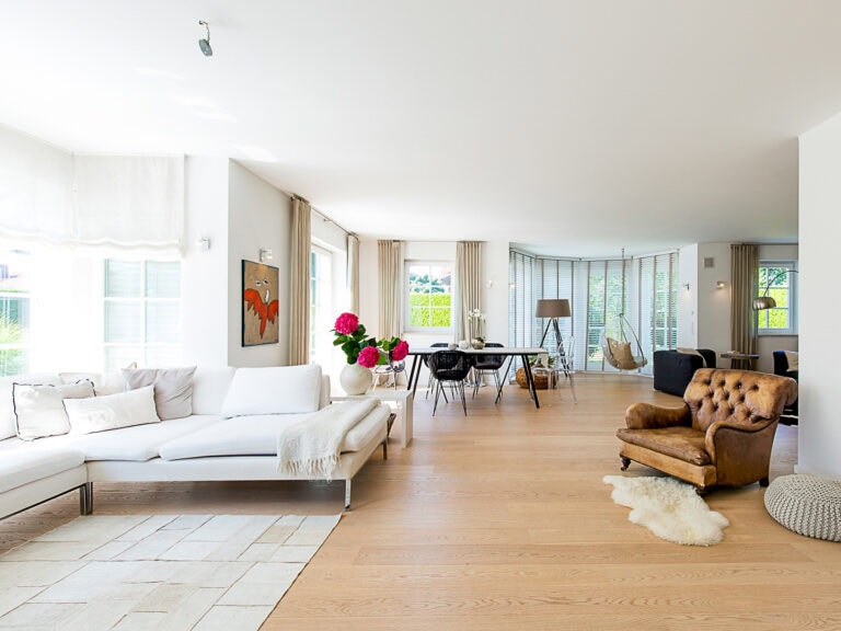 Landhausvilla Saaldorf-Surheim | EG Wohnen